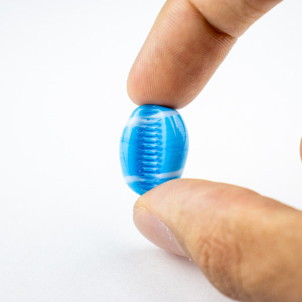 Firma Murano Azul Claro e Branco Búzios 22mm - Unidade Firma Murano Azul Claro e Branco Búzios 22mm - Unidade