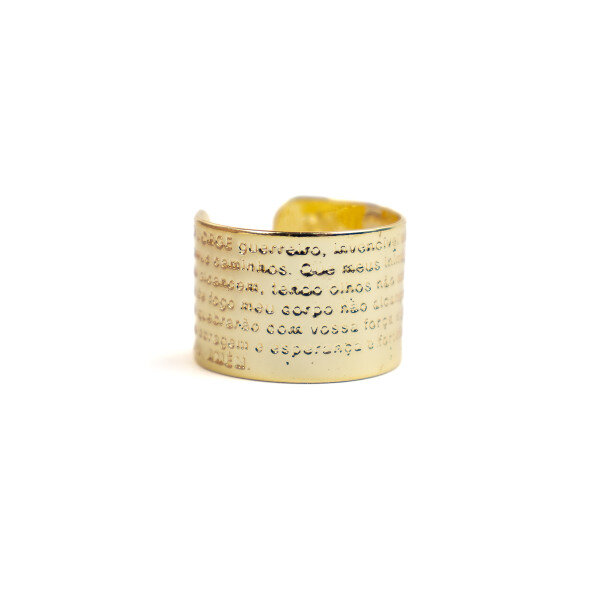 Anel Ajustável Oração São Jorge 1,5 cm dourado em metal Anel Ajustável Oração São Jorge 1,5 cm dourado em metal