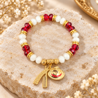 Pulseira Maria Navalha Pingente Chapéu e Navalha Dourada Cristal e Silicone 8 mm