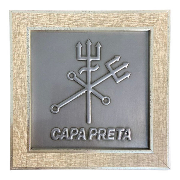 Quadro Exú Capa Preta Madeira Carvalho e Metal 17 x 17 cm Quadro Exú Capa Preta Madeira Carvalho e Metal 17 x 17 cm