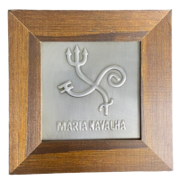 Quadro Maria Navalha Madeira Imbuia e Metal 14,5x14,5cm